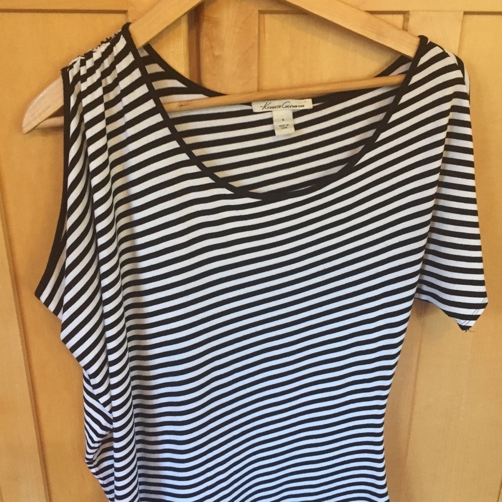 Kenneth Cole women’s asymmetric black and white striped TOP size Small
